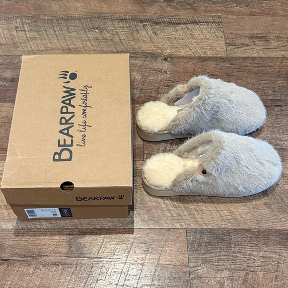 BearPaw Shoes - WOMENS NWT BEARPAW SLIPPER